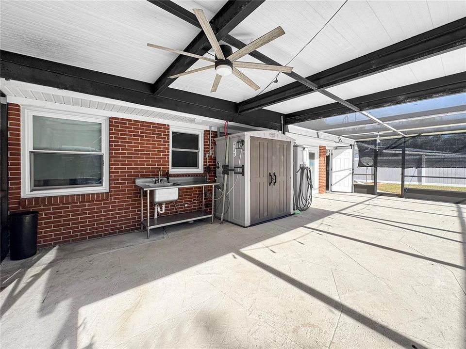 For Rent: $2,300 (3 beds, 1 baths, 1300 Square Feet)