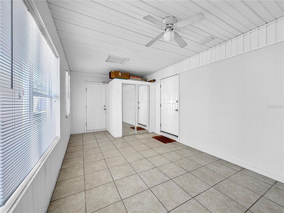 For Rent: $2,300 (3 beds, 1 baths, 1300 Square Feet)