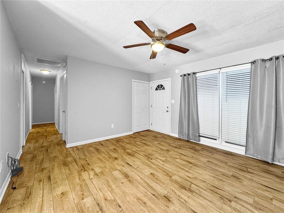 For Rent: $2,300 (3 beds, 1 baths, 1300 Square Feet)