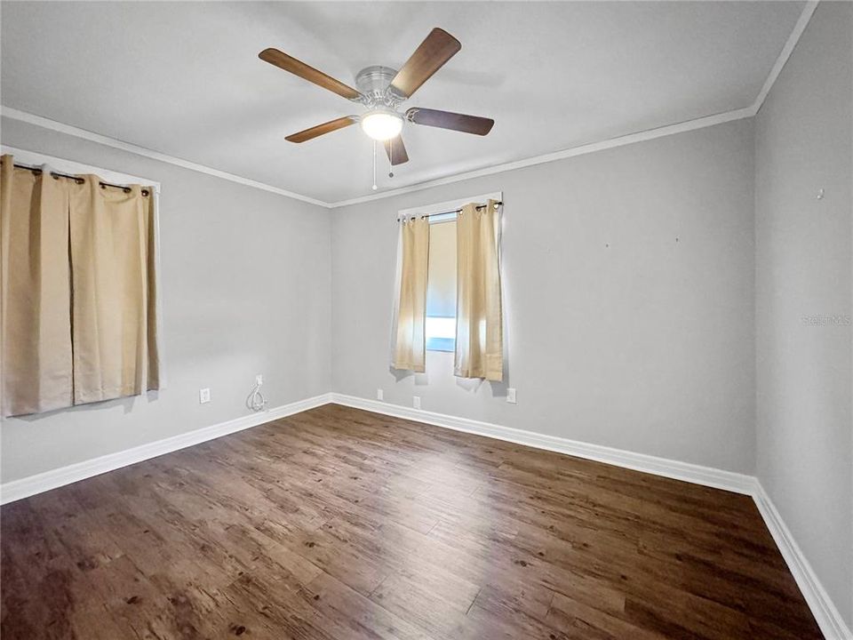 For Rent: $2,300 (3 beds, 1 baths, 1300 Square Feet)