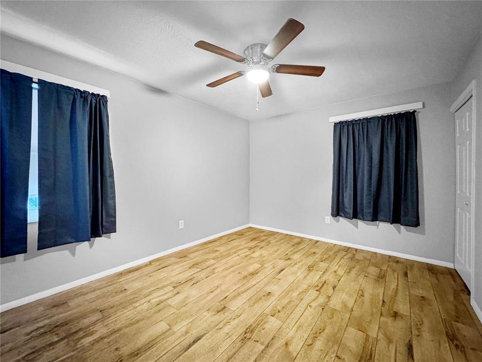 For Rent: $2,300 (3 beds, 1 baths, 1300 Square Feet)