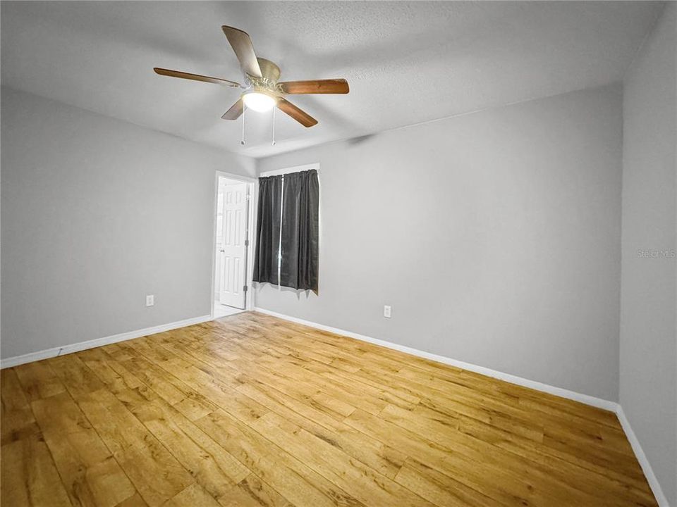 For Rent: $2,300 (3 beds, 1 baths, 1300 Square Feet)