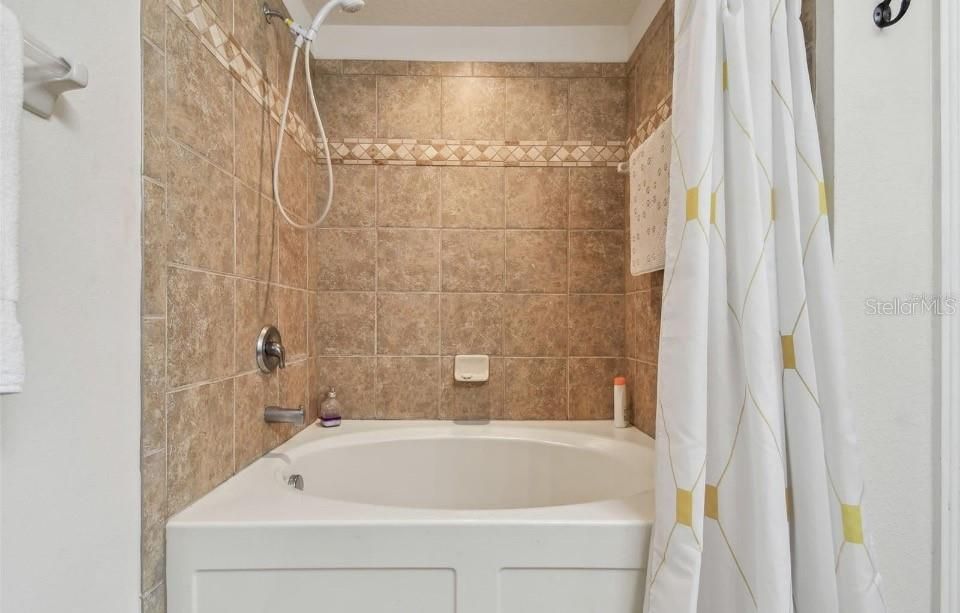 В аренду: $2,600 (3 спален, 2 ванн, 1700 Квадратных фут)