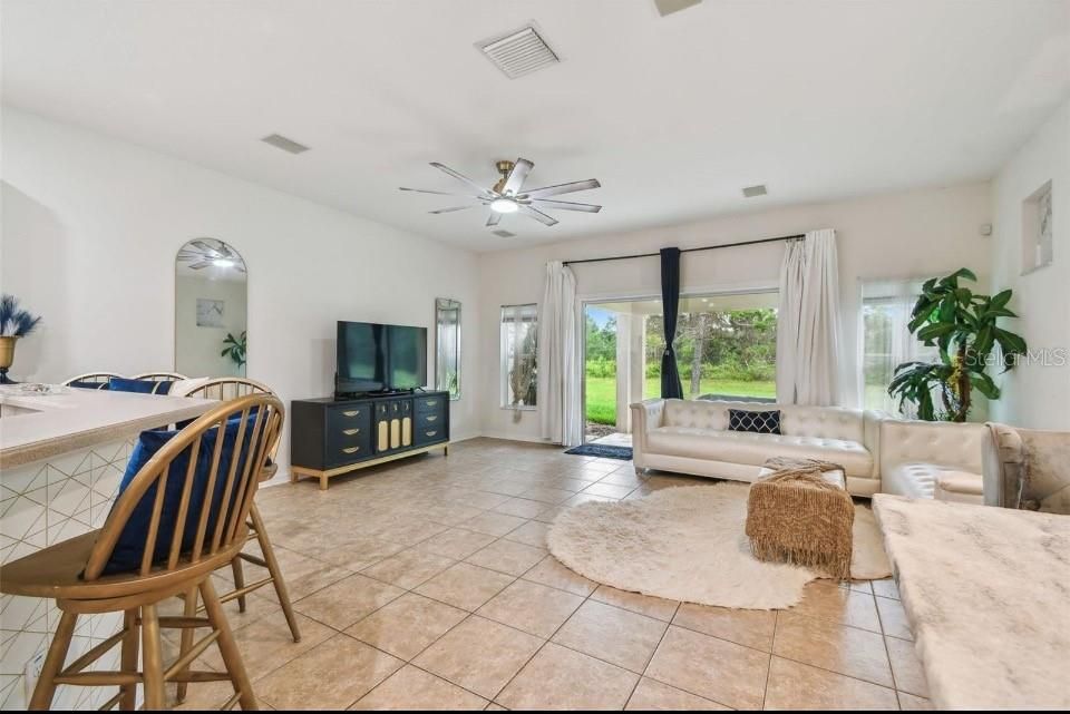 В аренду: $2,600 (3 спален, 2 ванн, 1700 Квадратных фут)