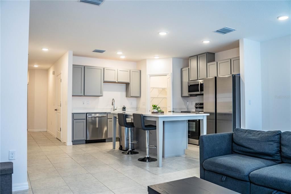 出租: $2,200 (3 贝兹, 2 浴室, 1652 平方英尺)