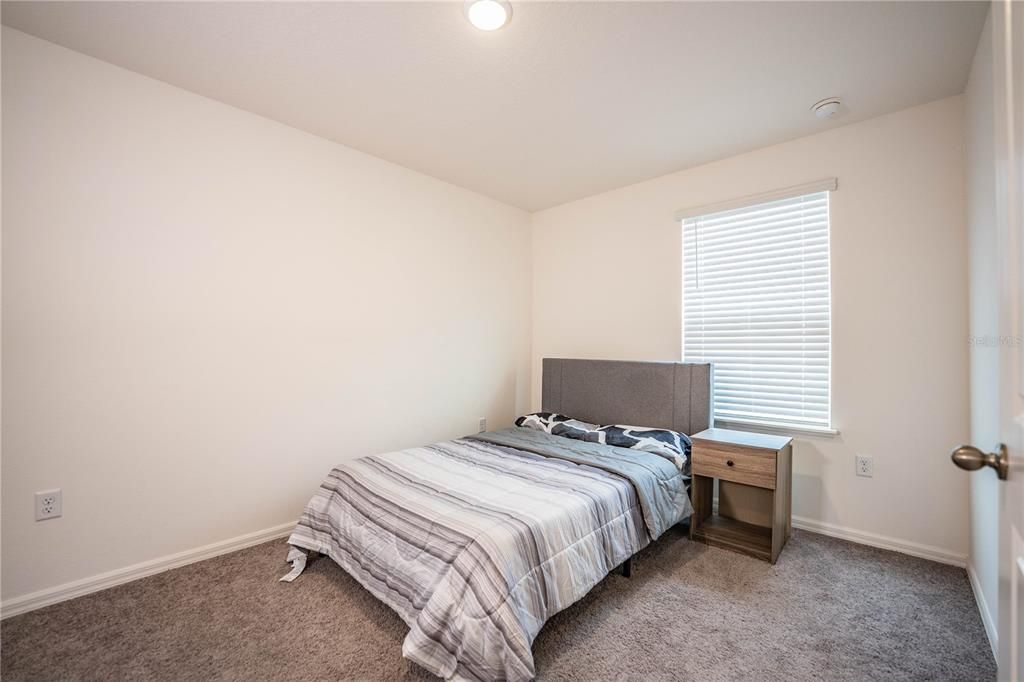 出租: $2,200 (3 贝兹, 2 浴室, 1652 平方英尺)