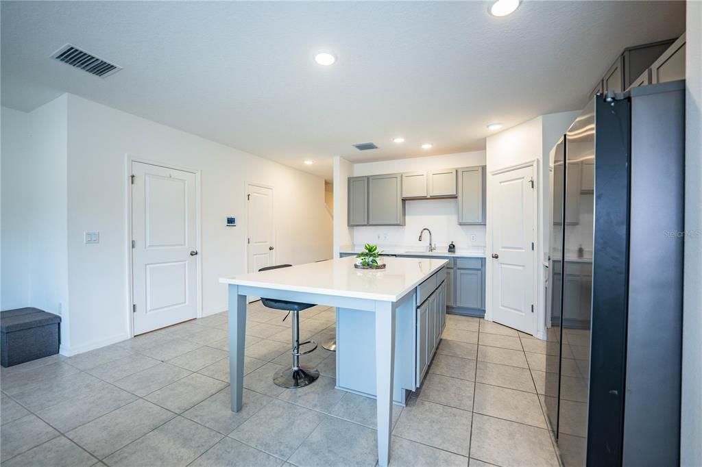 出租: $2,200 (3 贝兹, 2 浴室, 1652 平方英尺)