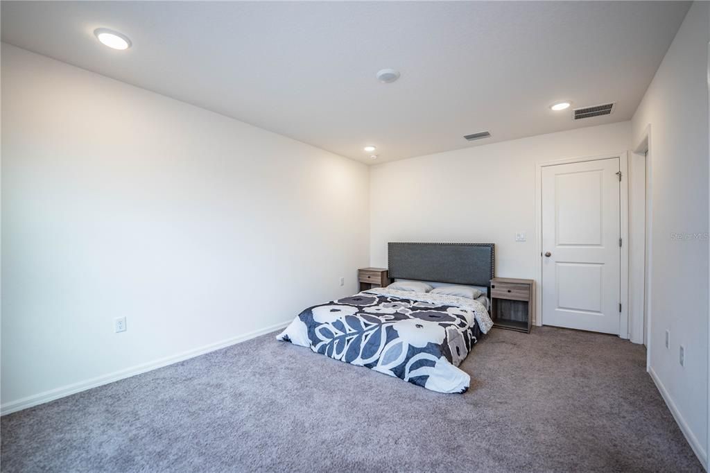 出租: $2,200 (3 贝兹, 2 浴室, 1652 平方英尺)