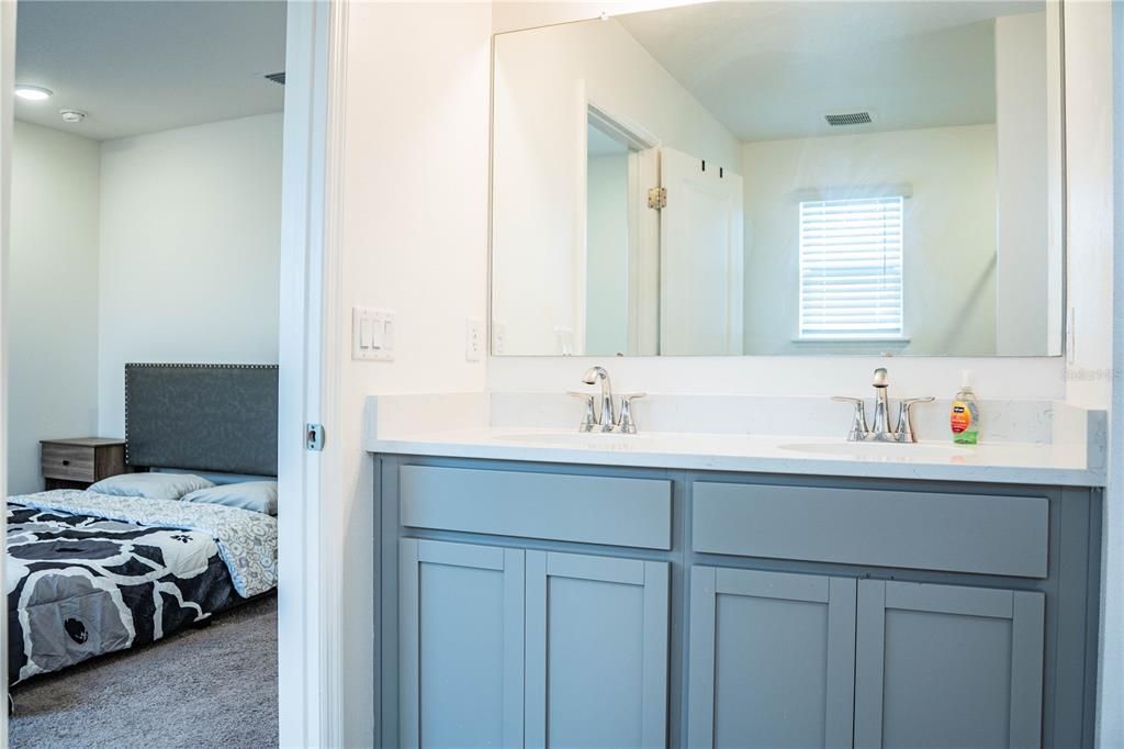 出租: $2,200 (3 贝兹, 2 浴室, 1652 平方英尺)