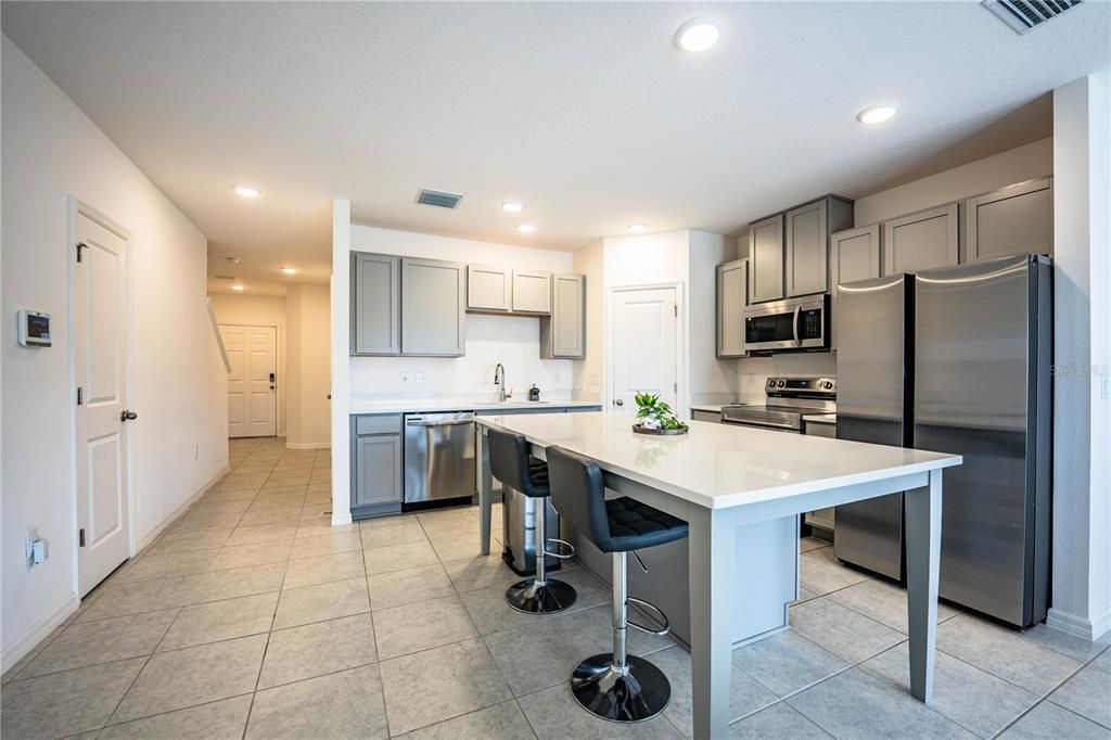 出租: $2,200 (3 贝兹, 2 浴室, 1652 平方英尺)