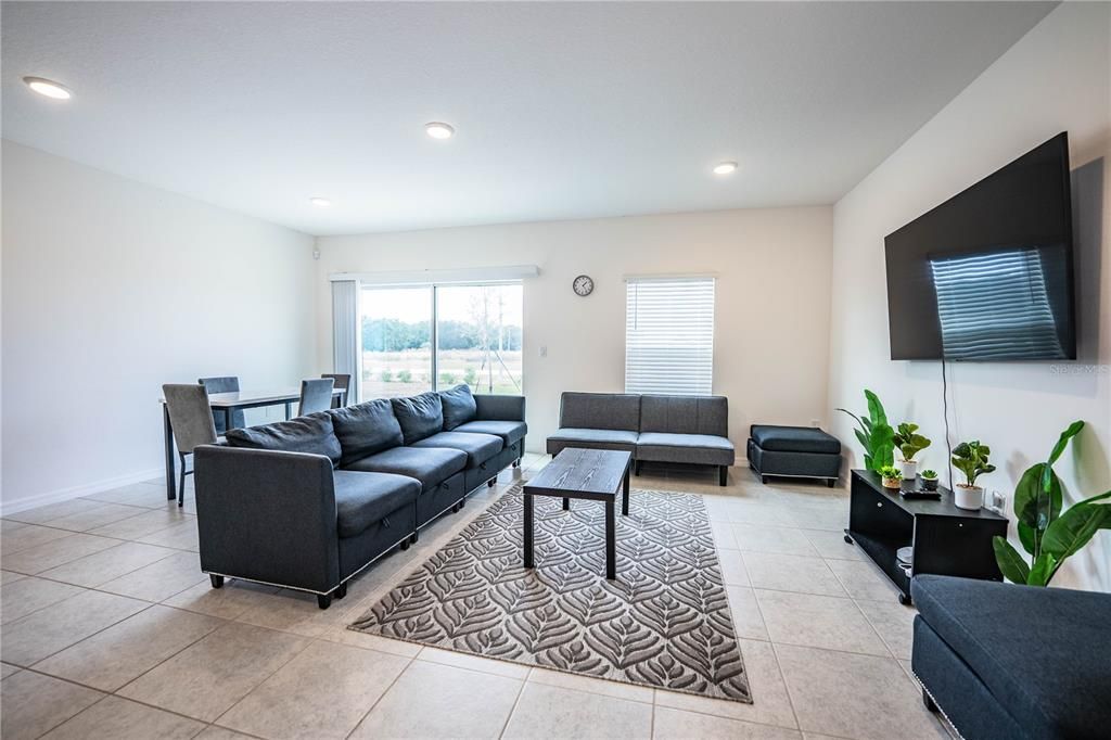 出租: $2,200 (3 贝兹, 2 浴室, 1652 平方英尺)