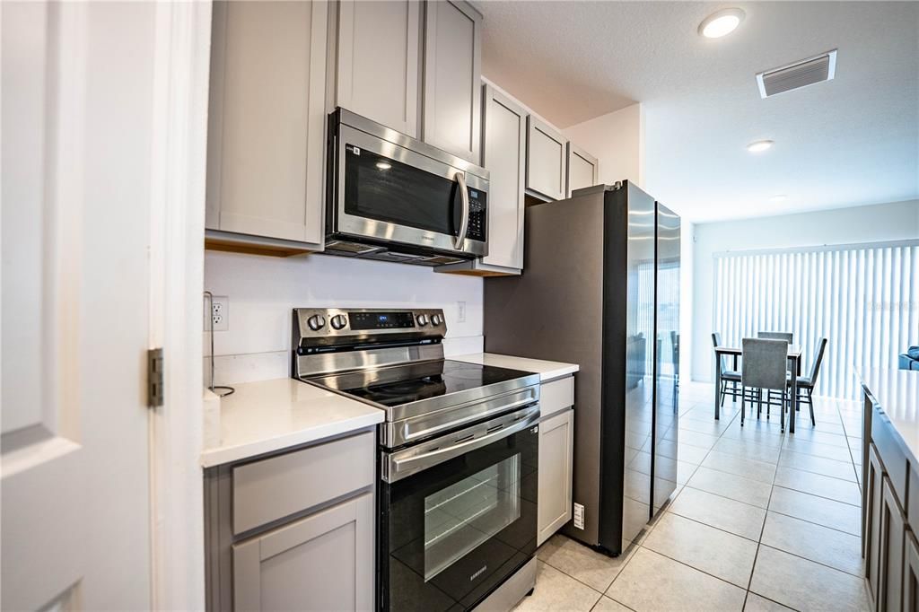 出租: $2,200 (3 贝兹, 2 浴室, 1652 平方英尺)