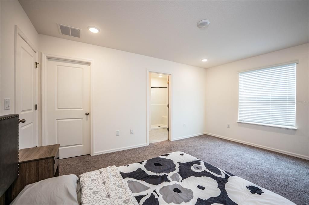 出租: $2,200 (3 贝兹, 2 浴室, 1652 平方英尺)