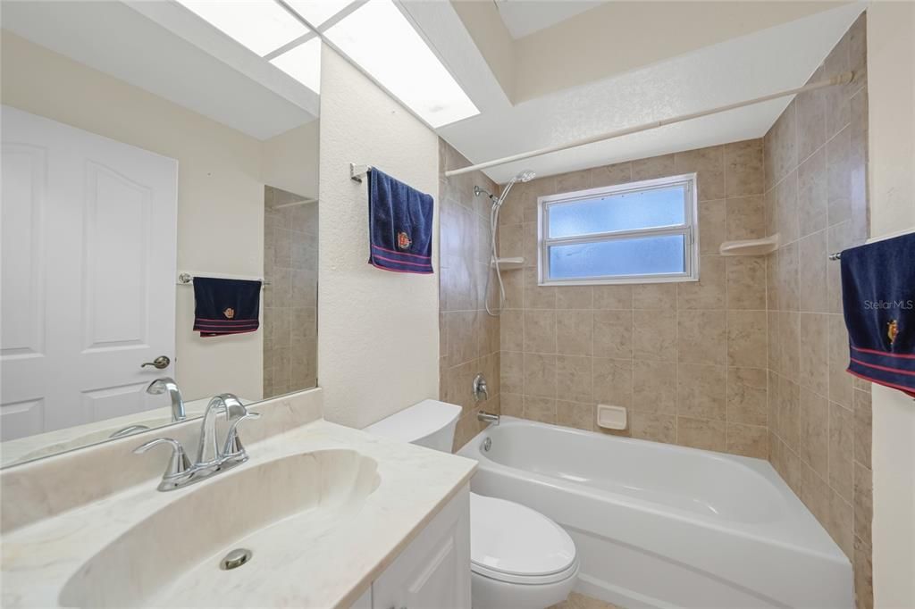 На продажу: $285,000 (3 спален, 2 ванн, 1437 Квадратных фут)