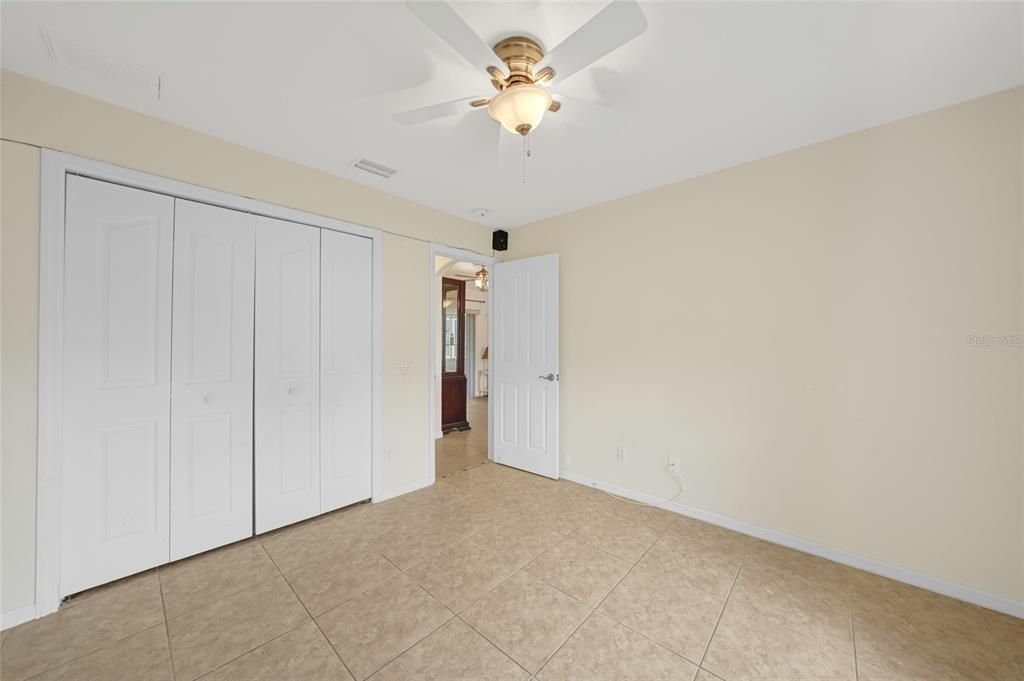 На продажу: $285,000 (3 спален, 2 ванн, 1437 Квадратных фут)