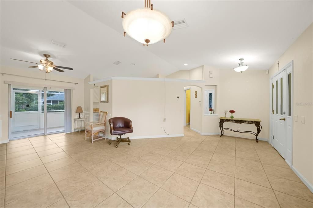 На продажу: $285,000 (3 спален, 2 ванн, 1437 Квадратных фут)