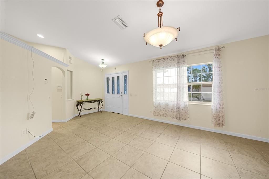 На продажу: $285,000 (3 спален, 2 ванн, 1437 Квадратных фут)