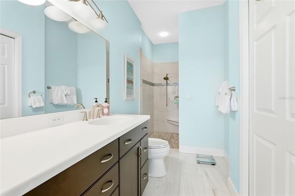 En Venta: $325,000 (2 camas, 2 baños, 1165 Pies cuadrados)