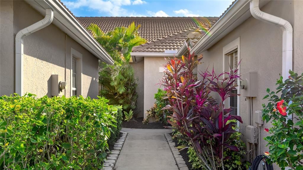 En Venta: $325,000 (2 camas, 2 baños, 1165 Pies cuadrados)