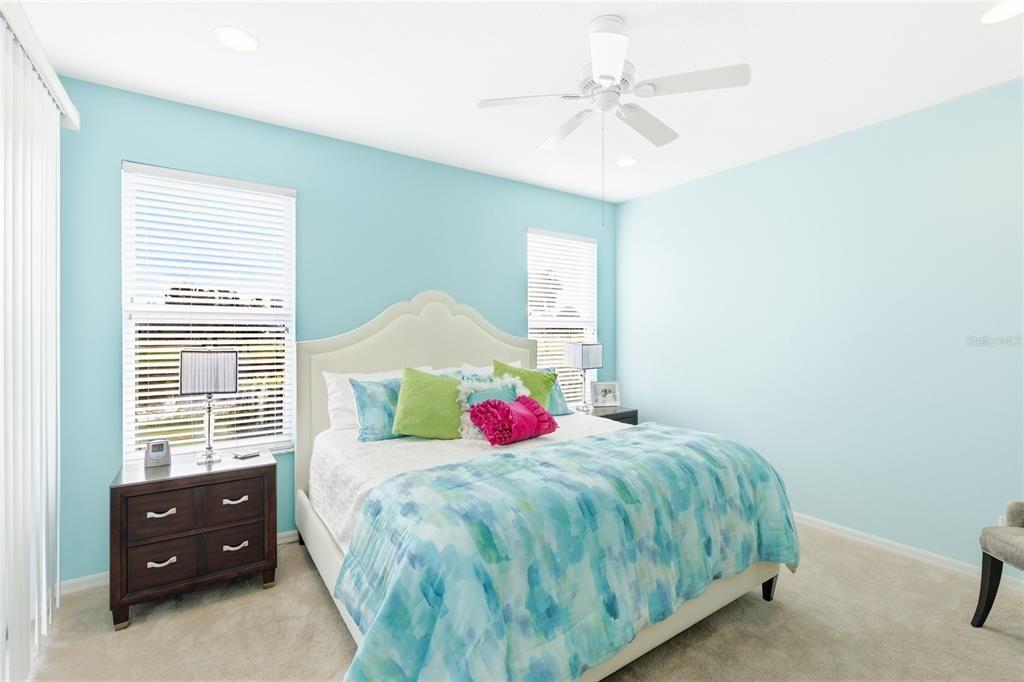 En Venta: $325,000 (2 camas, 2 baños, 1165 Pies cuadrados)