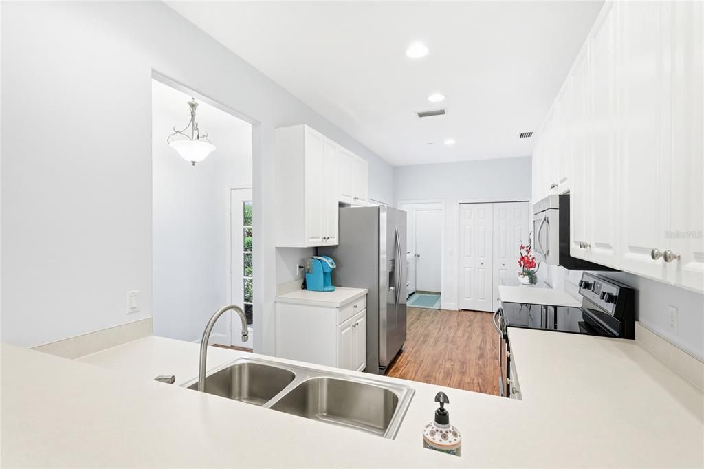 En Venta: $325,000 (2 camas, 2 baños, 1165 Pies cuadrados)