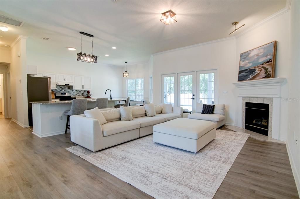 Active With Contract: $415,000 (4 beds, 2 baths, 1882 Square Feet)