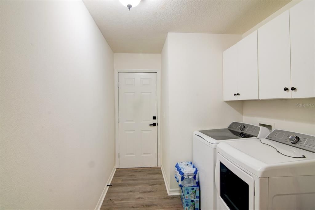 Active With Contract: $415,000 (4 beds, 2 baths, 1882 Square Feet)