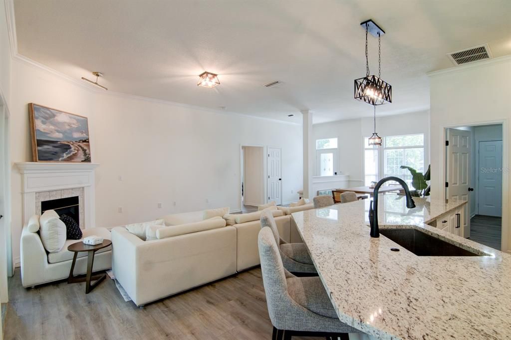 Active With Contract: $415,000 (4 beds, 2 baths, 1882 Square Feet)