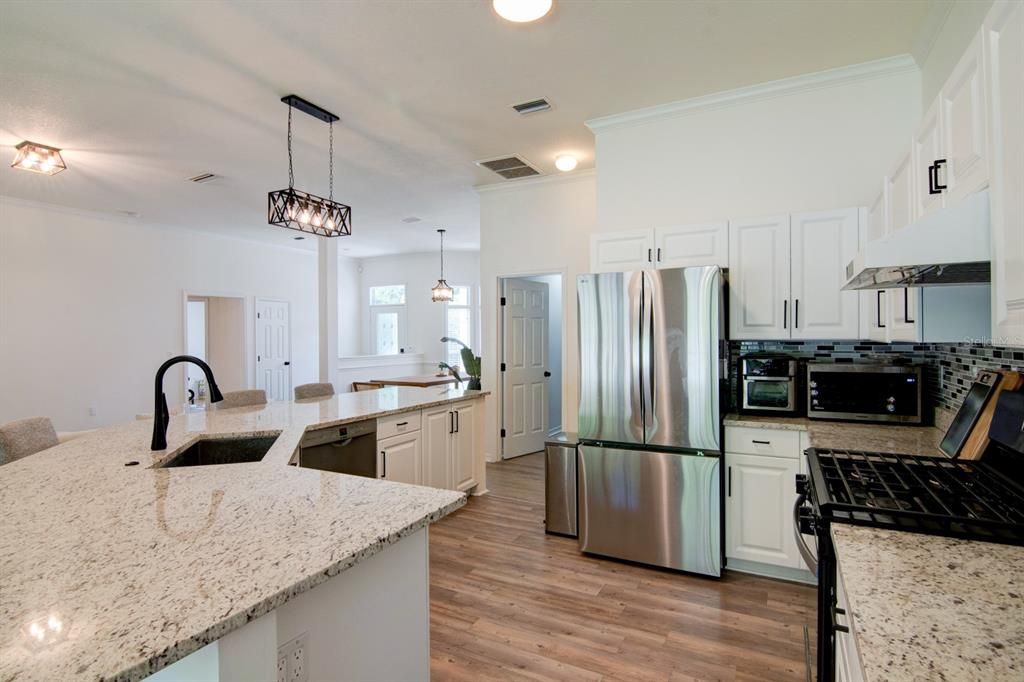 Active With Contract: $415,000 (4 beds, 2 baths, 1882 Square Feet)
