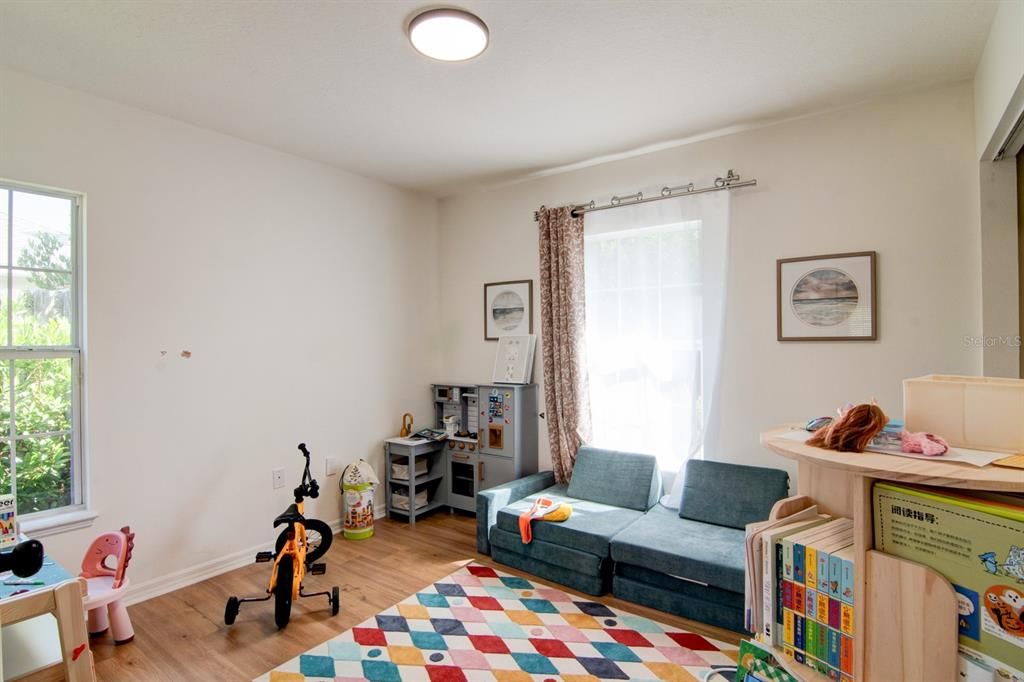 Active With Contract: $415,000 (4 beds, 2 baths, 1882 Square Feet)