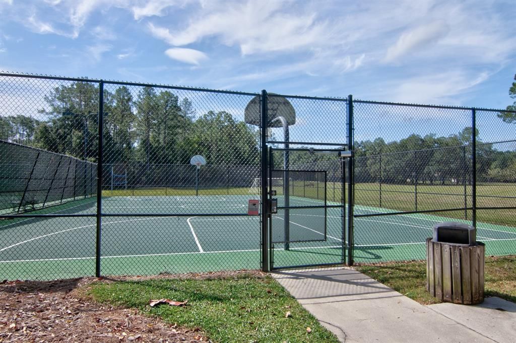 Active With Contract: $415,000 (4 beds, 2 baths, 1882 Square Feet)