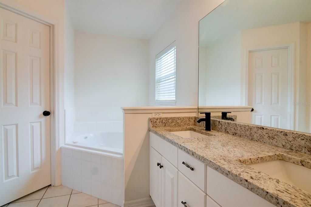 Active With Contract: $415,000 (4 beds, 2 baths, 1882 Square Feet)