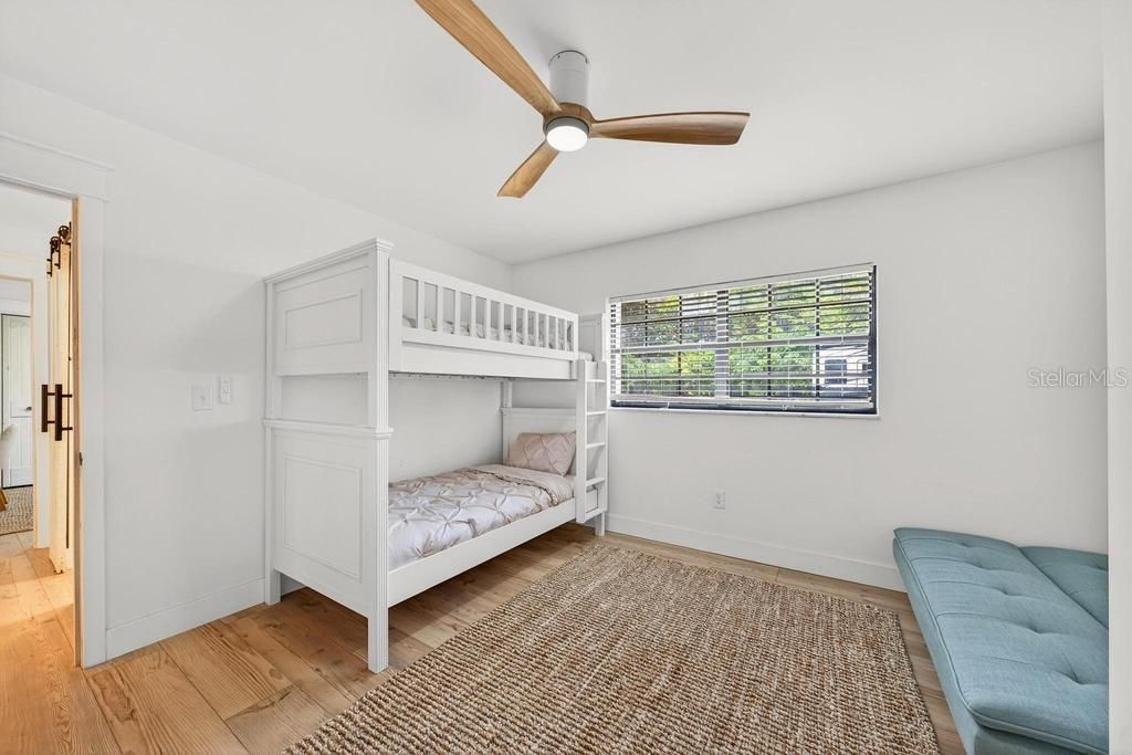 For Sale: $1,850,000 (3 beds, 3 baths, 1945 Square Feet)