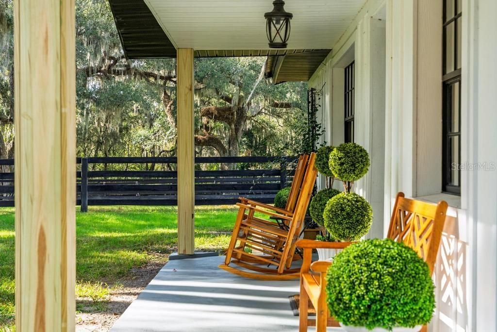 For Sale: $1,850,000 (3 beds, 3 baths, 1945 Square Feet)