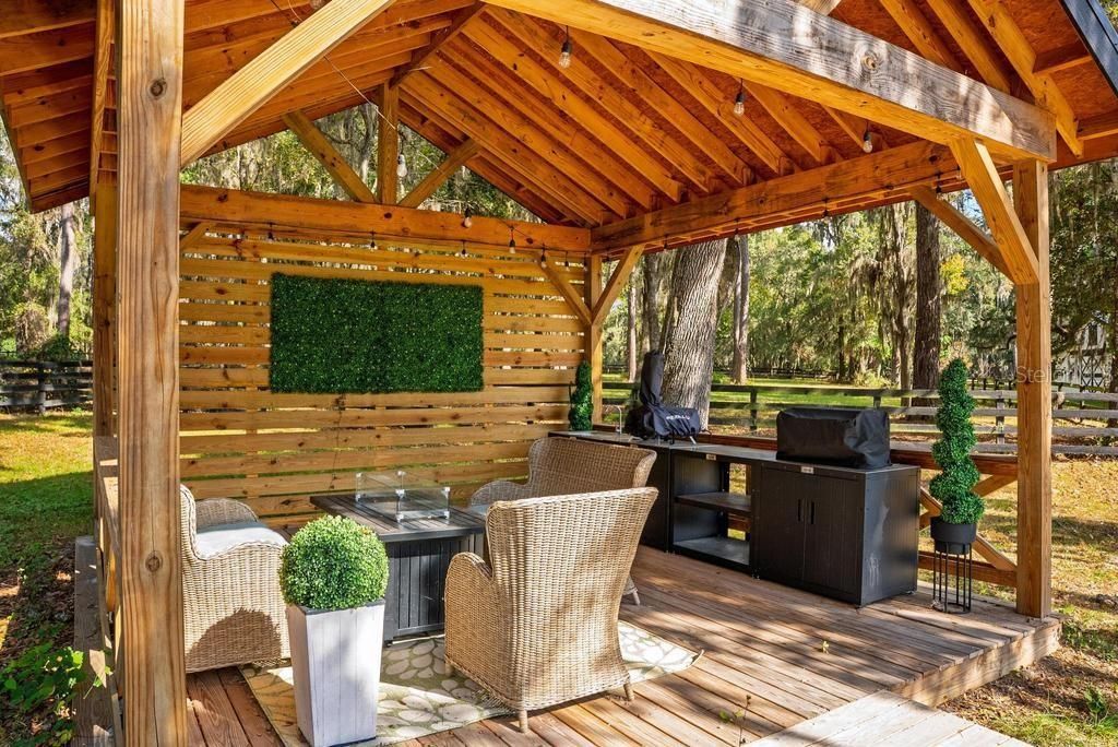 For Sale: $1,850,000 (3 beds, 3 baths, 1945 Square Feet)