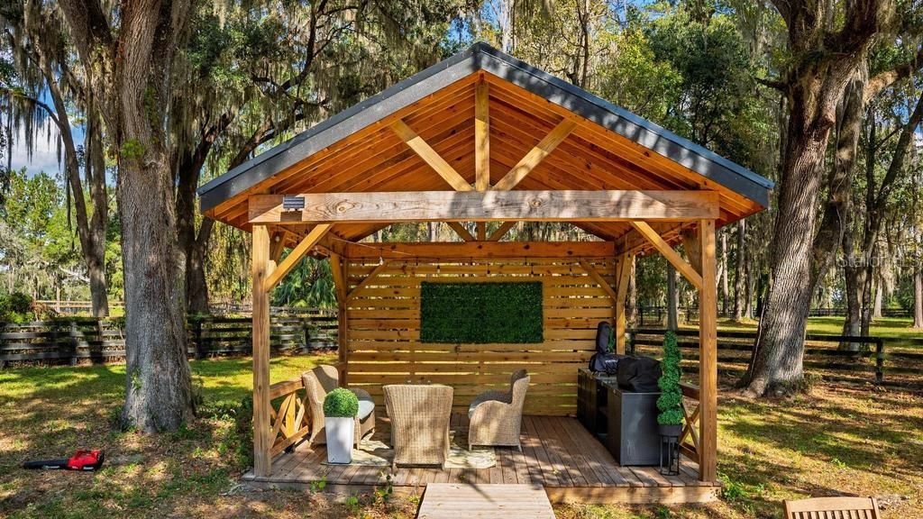 For Sale: $1,850,000 (3 beds, 3 baths, 1945 Square Feet)