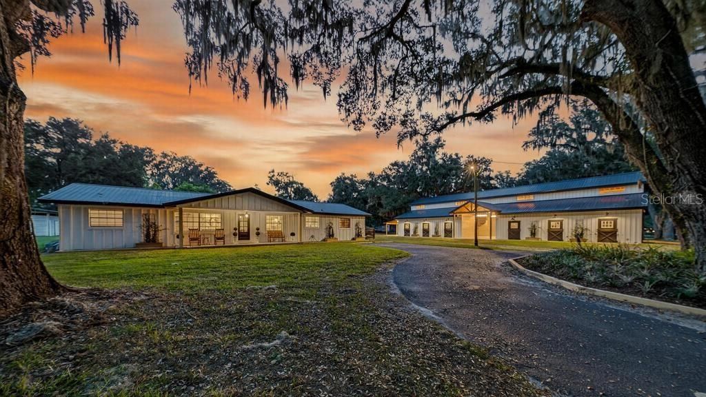 For Sale: $1,850,000 (3 beds, 3 baths, 1945 Square Feet)