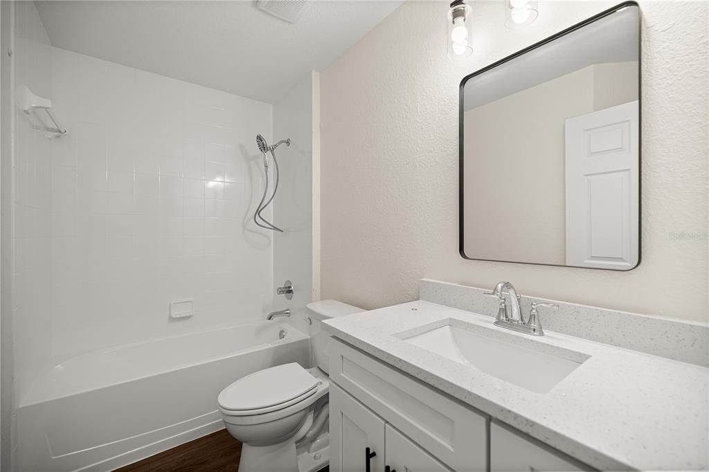 待售: $299,900 (4 贝兹, 2 浴室, 1642 平方英尺)