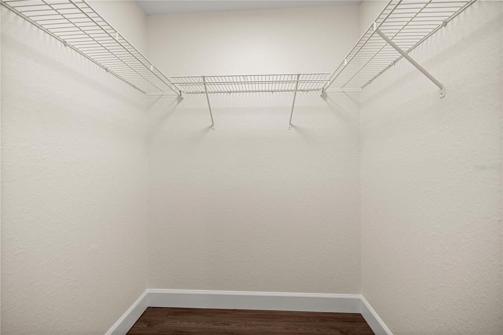 待售: $299,900 (4 贝兹, 2 浴室, 1642 平方英尺)