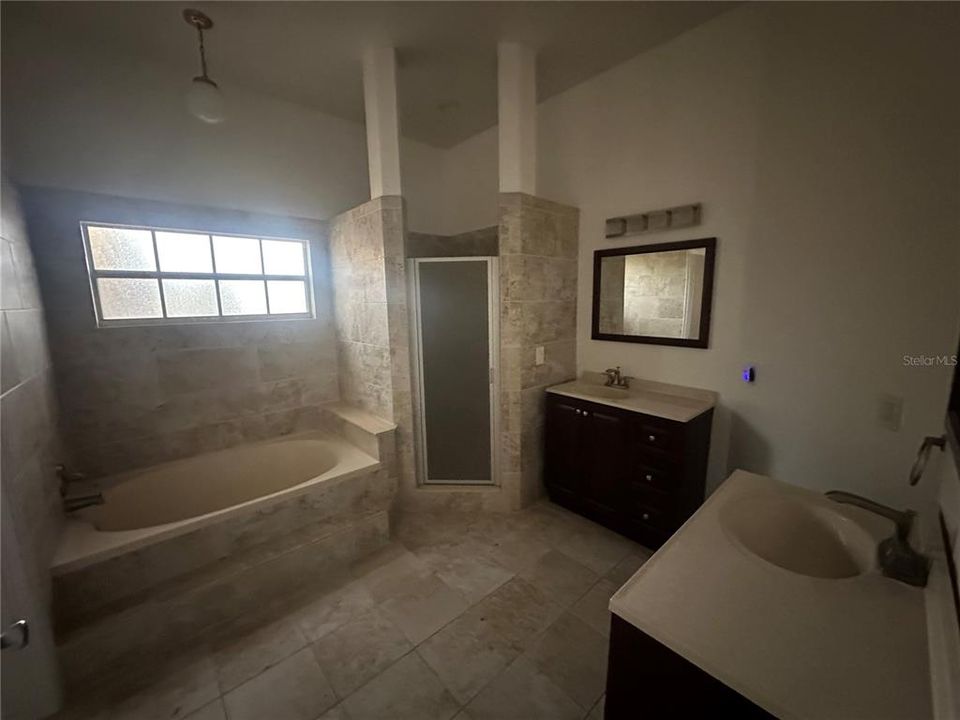 For Rent: $4,500 (4 beds, 3 baths, 3686 Square Feet)