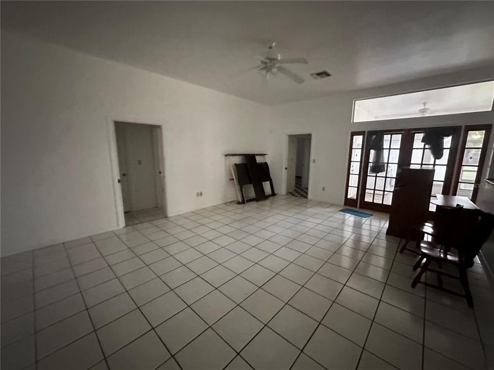 For Rent: $4,500 (4 beds, 3 baths, 3686 Square Feet)