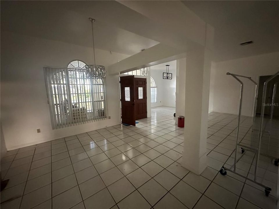 For Rent: $4,500 (4 beds, 3 baths, 3686 Square Feet)