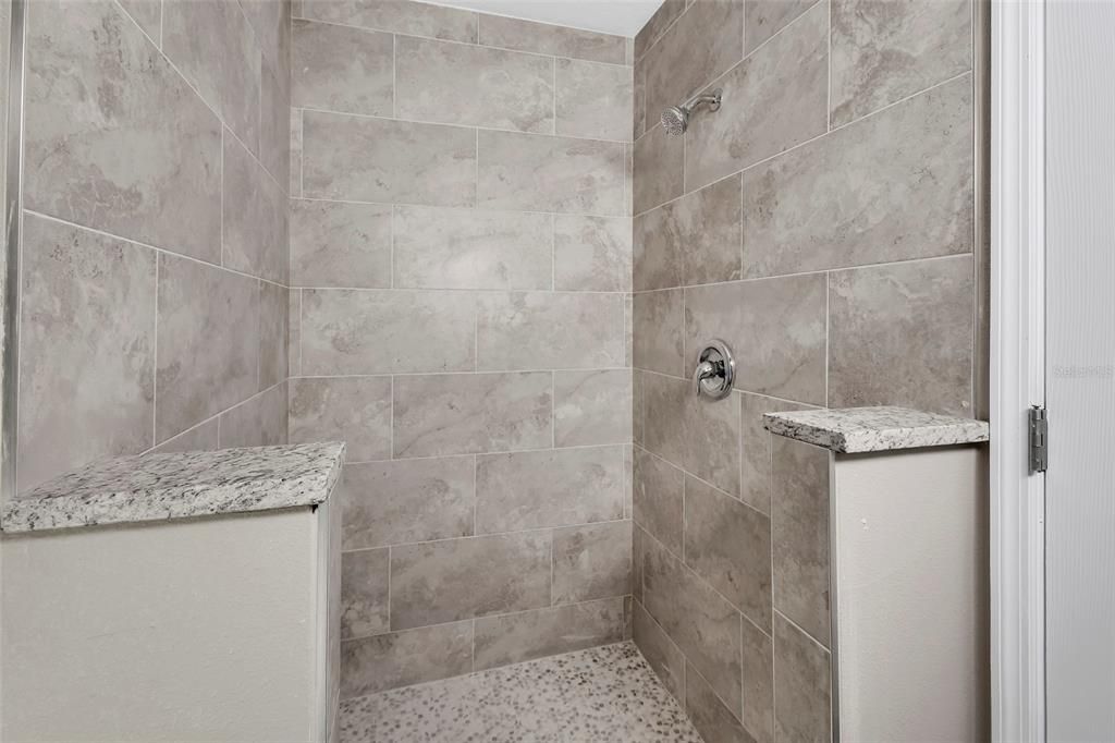 En Venta: $299,000 (3 camas, 2 baños, 1433 Pies cuadrados)