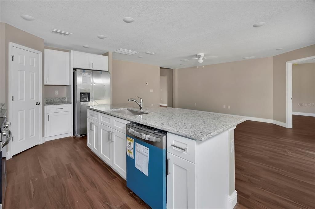 En Venta: $299,000 (3 camas, 2 baños, 1433 Pies cuadrados)