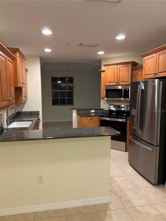 出租: $2,400 (3 贝兹, 2 浴室, 2149 平方英尺)