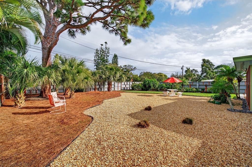 待售: $473,500 (2 贝兹, 2 浴室, 1389 平方英尺)