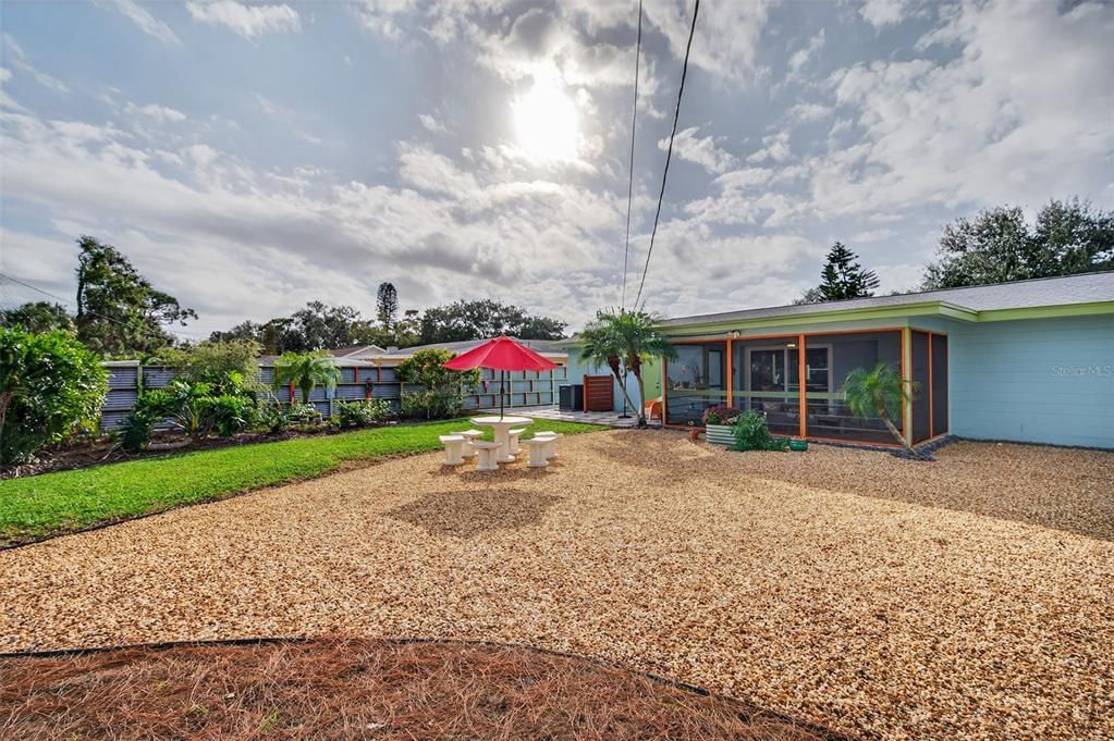 待售: $473,500 (2 贝兹, 2 浴室, 1389 平方英尺)