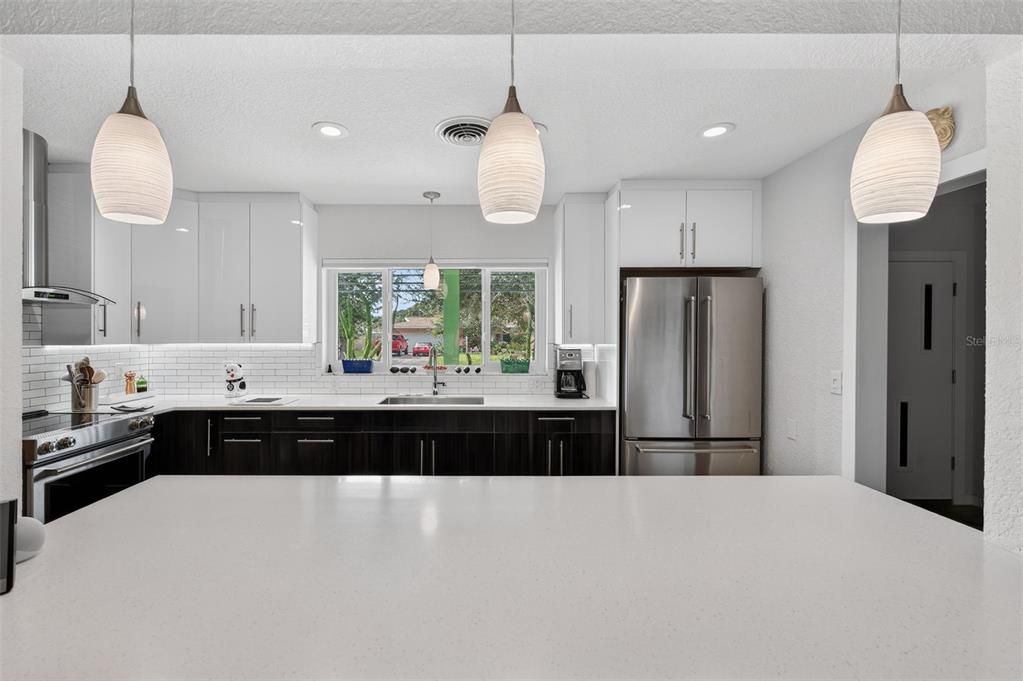 待售: $473,500 (2 贝兹, 2 浴室, 1389 平方英尺)