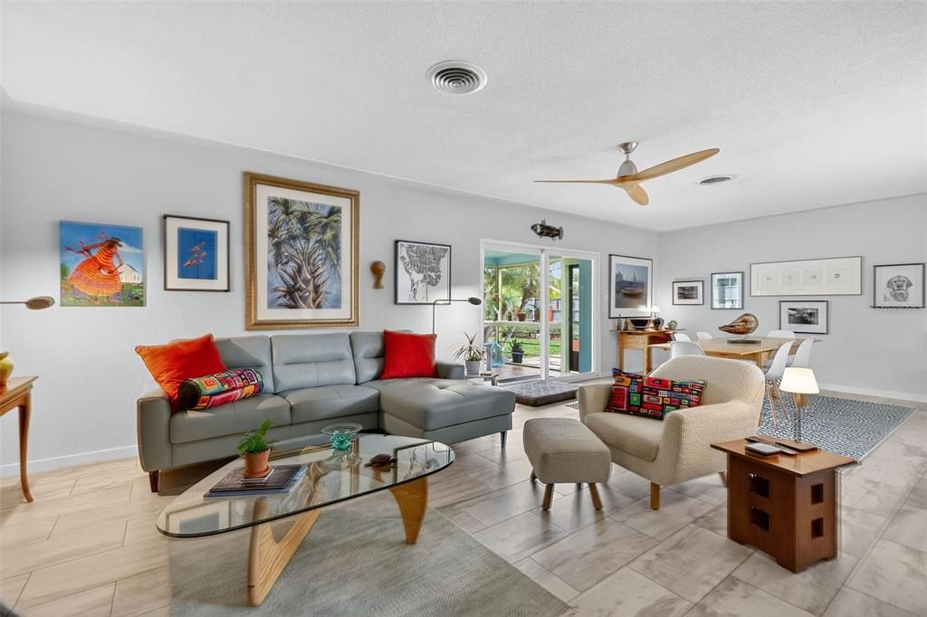 待售: $473,500 (2 贝兹, 2 浴室, 1389 平方英尺)