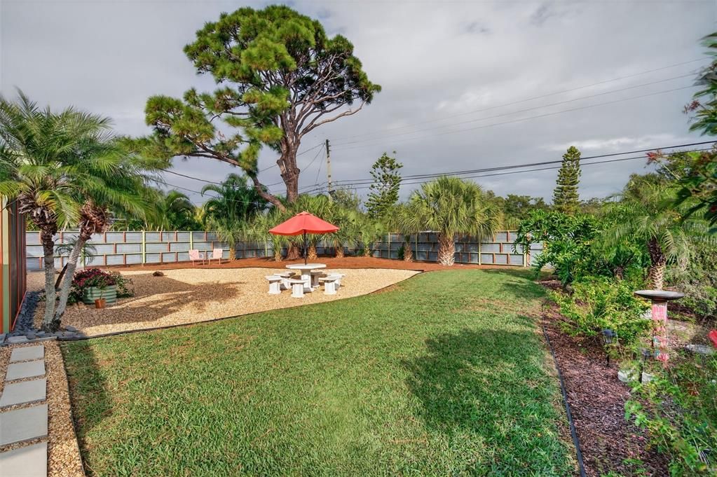 待售: $473,500 (2 贝兹, 2 浴室, 1389 平方英尺)